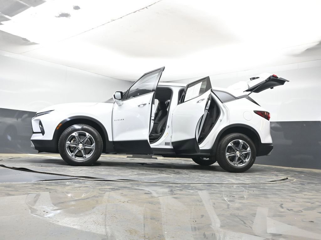 Used 2025 Chevrolet Blazer LT image 45