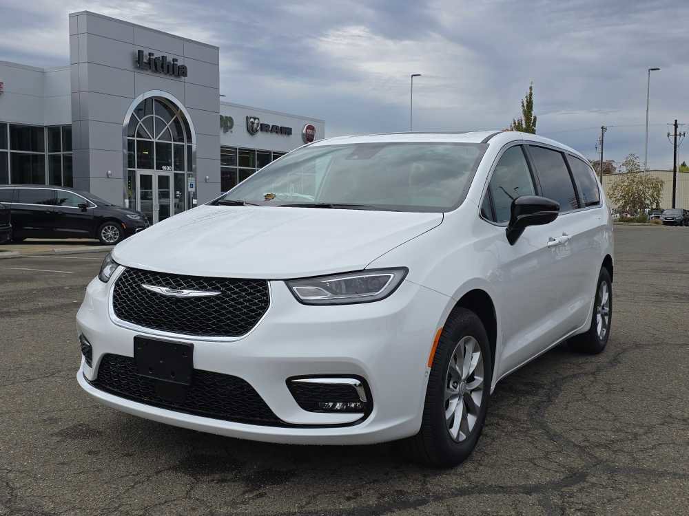 New 2026 Chrysler Pacifica Select