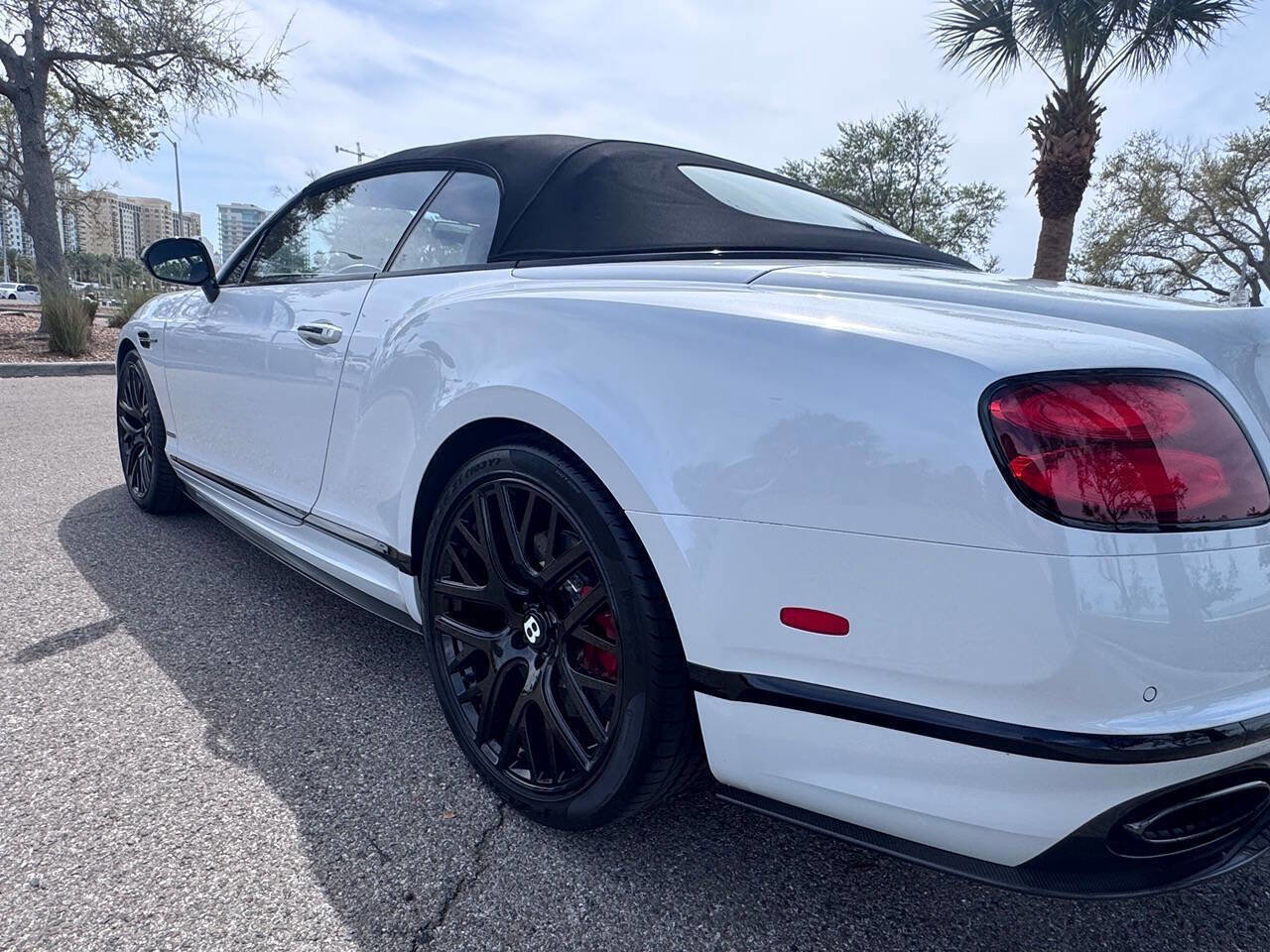 Used 2018 Bentley Continental GT Supersports image 27