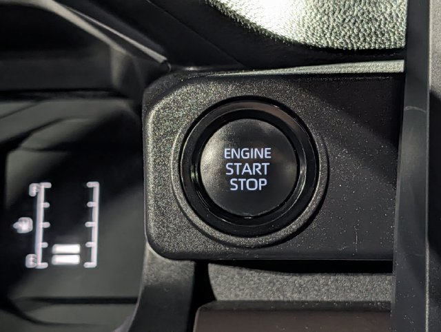 Used 2024 Toyota Tacoma SR5 AWD/4WD image 19