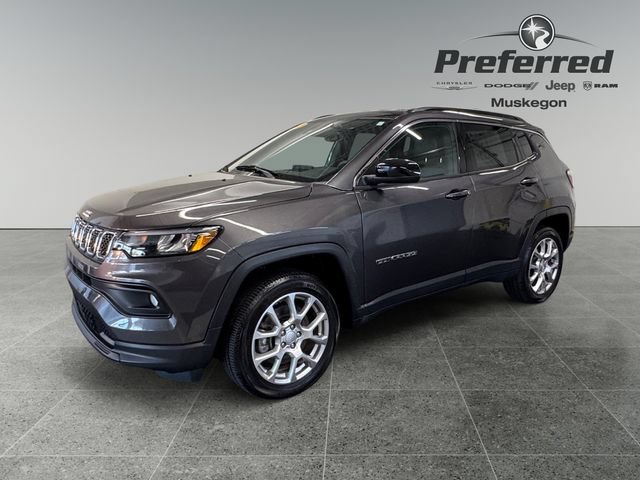 Used 2023 Jeep Compass Latitude AWD/4WD image 10
