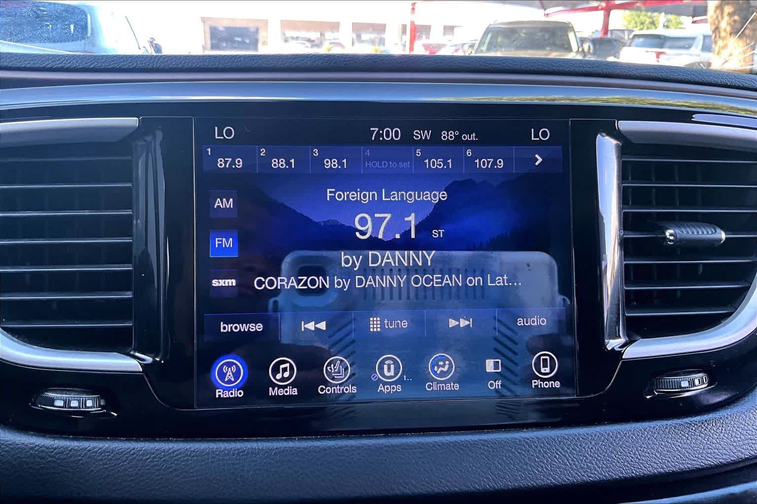 Used 2017 Chrysler Pacifica Touring-L FWD image 31