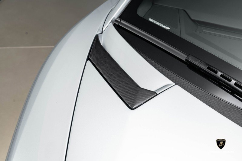 Used 2018 Lamborghini Aventador S image 16