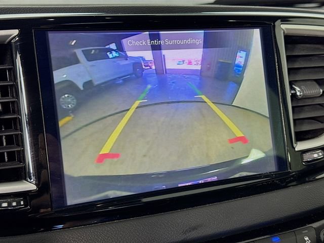 Used 2023 Chrysler Pacifica Touring-L image 15