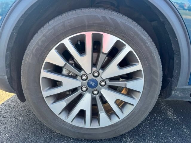 Used 2020 Ford Escape Titanium AWD/4WD image 11