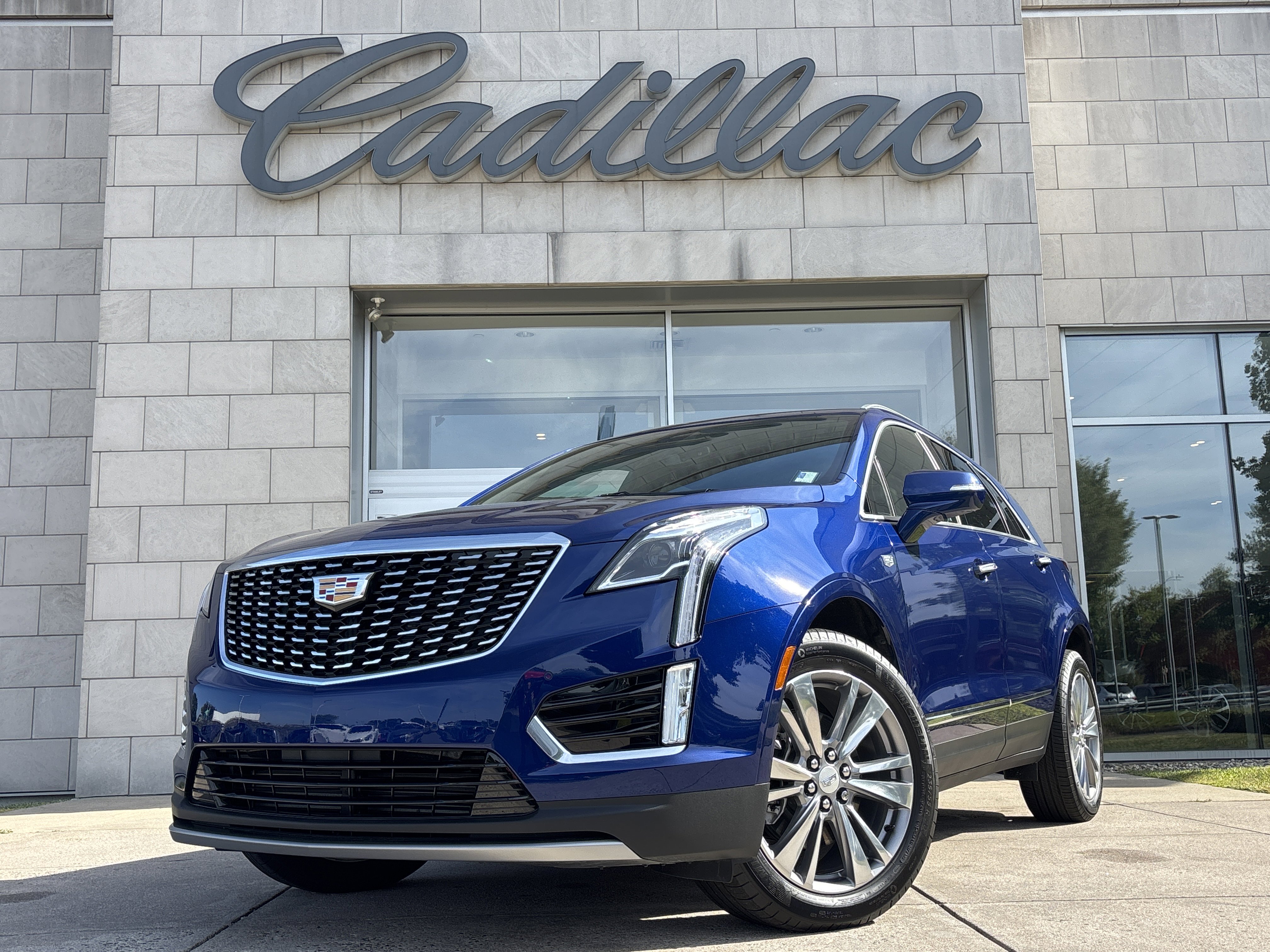 Used 2025 Cadillac XT5 Premium Luxury image 11