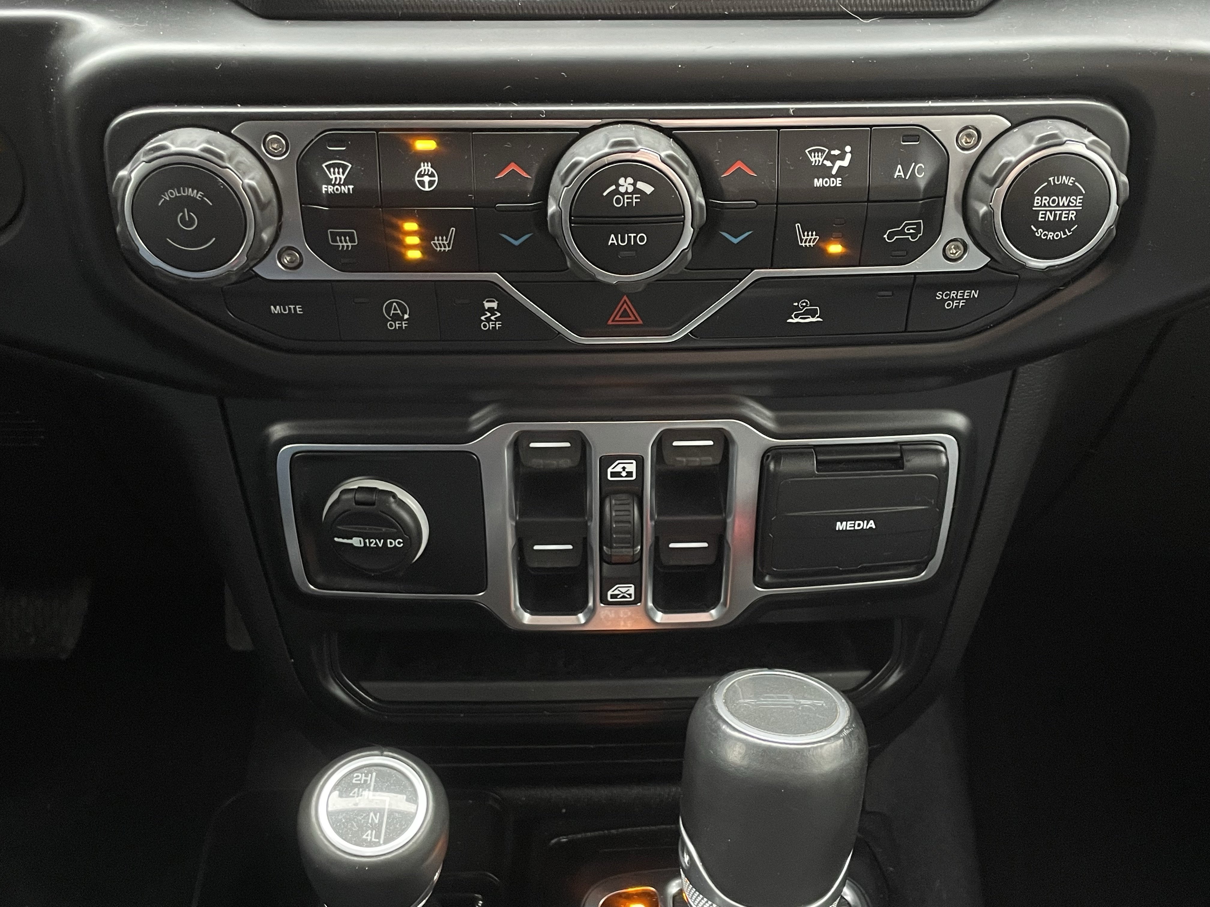 Used 2020 Jeep Gladiator Overland image 25