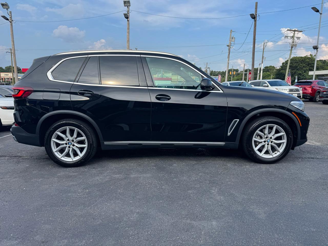 Used 2021 BMW X5 xDrive40i w/ Convenience Package AWD/4WD image 4