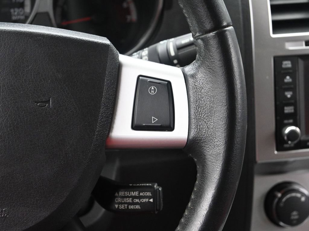 Used 2009 Dodge Nitro R/T image 29