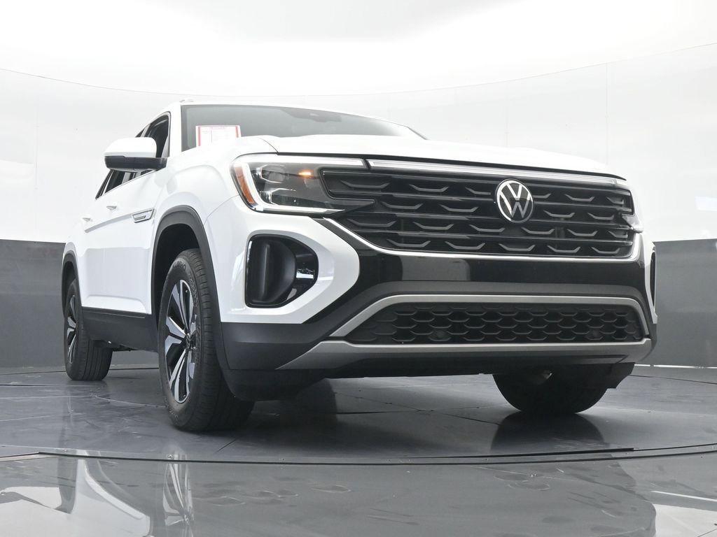 Used 2024 Volkswagen Atlas Cross Sport SE image 61