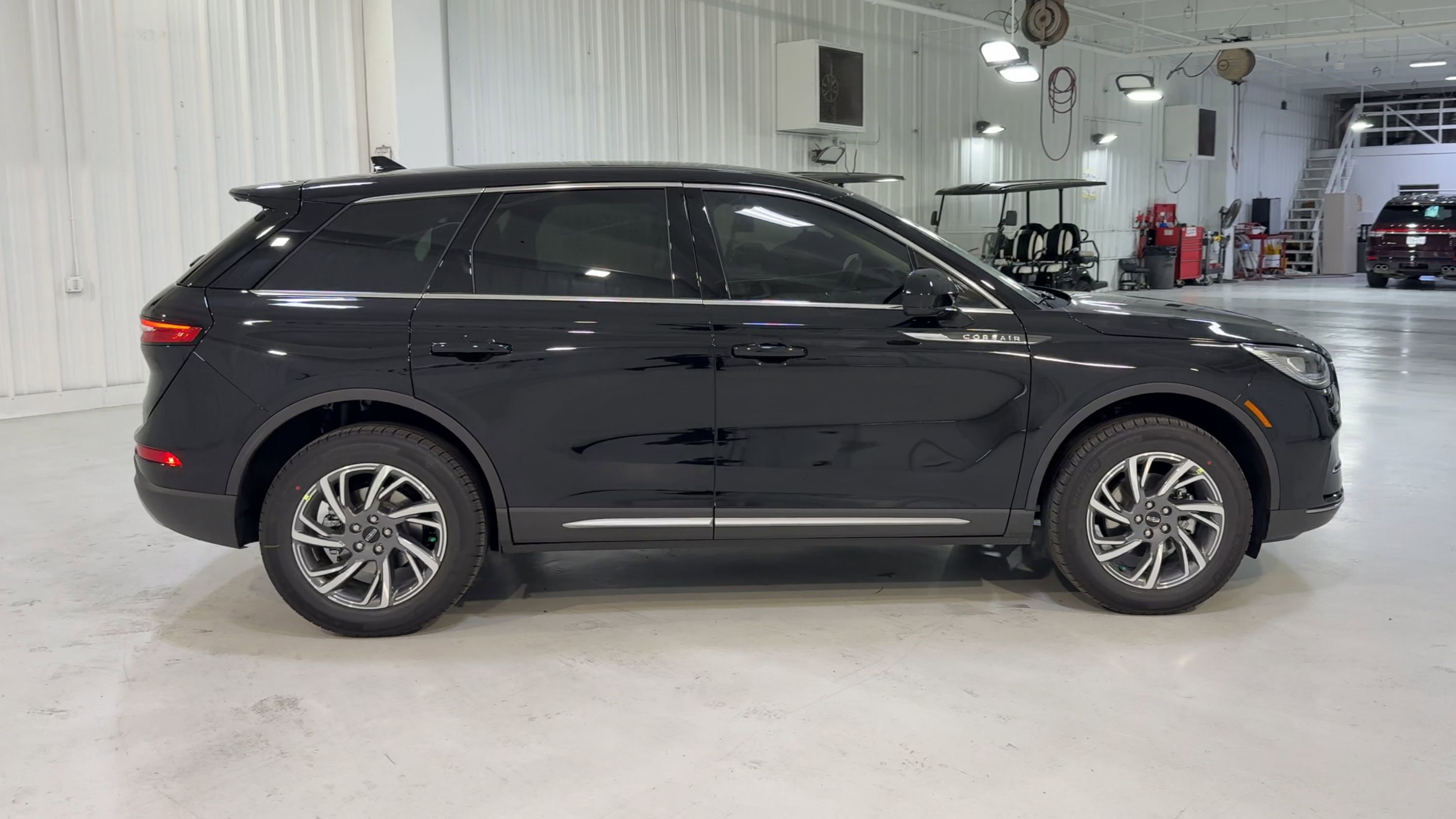 New 2026 Lincoln Corsair Premiere image 2