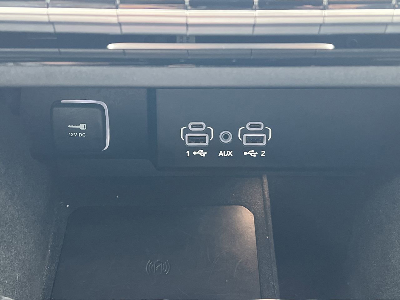 Used 2024 Jeep Wagoneer L Series II w/ Flexible Seating Group image 7