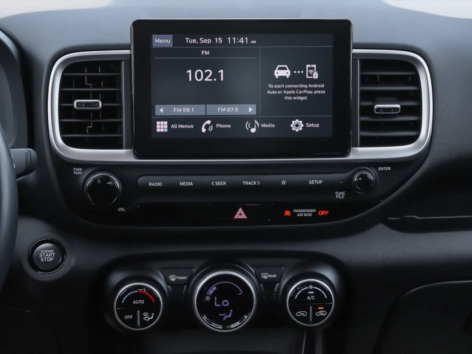 Used 2024 Hyundai Venue SEL FWD image 18
