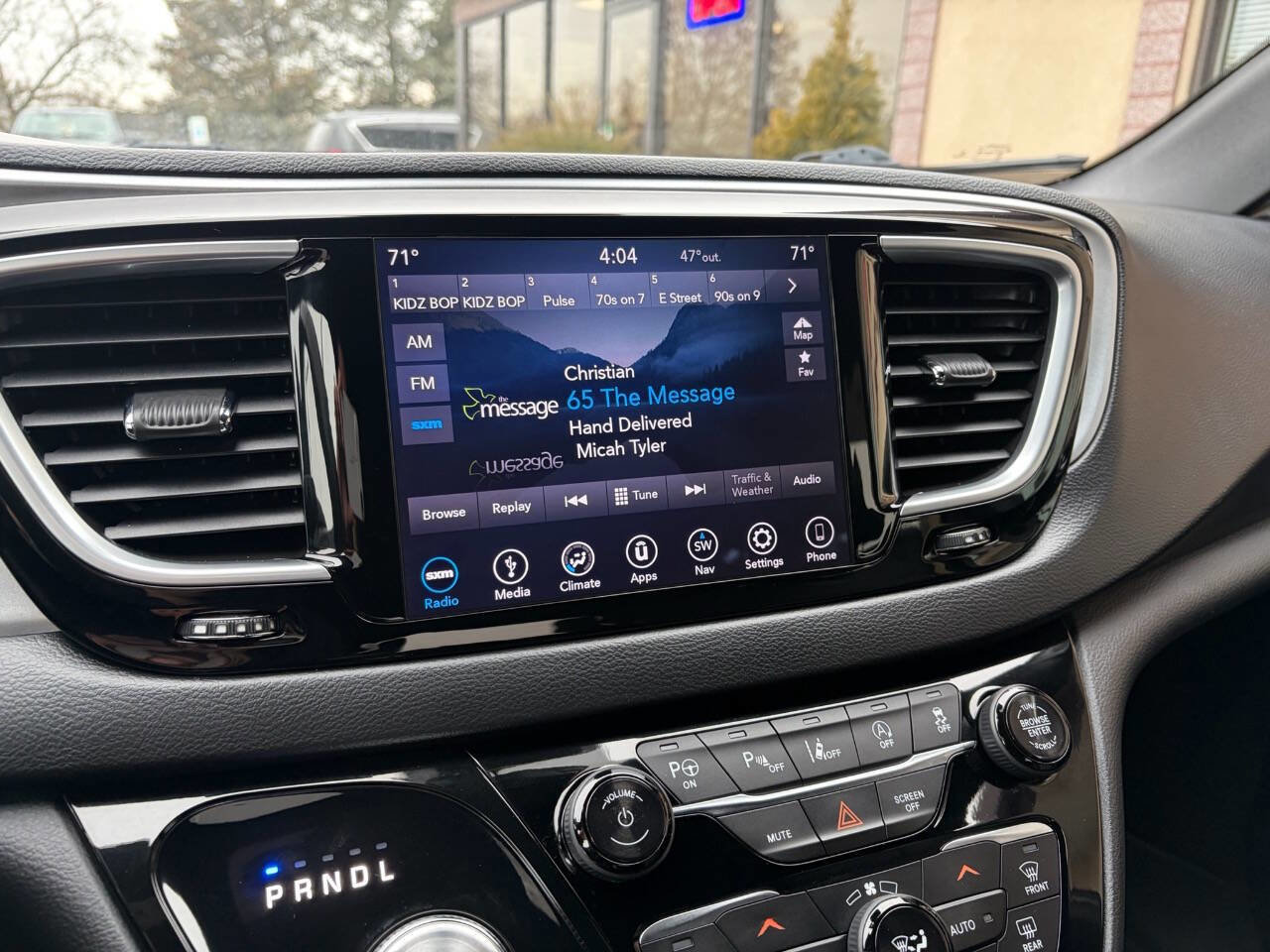 Used 2019 Chrysler Pacifica Touring-L w/ Advanced Safetytec Group FWD image 34