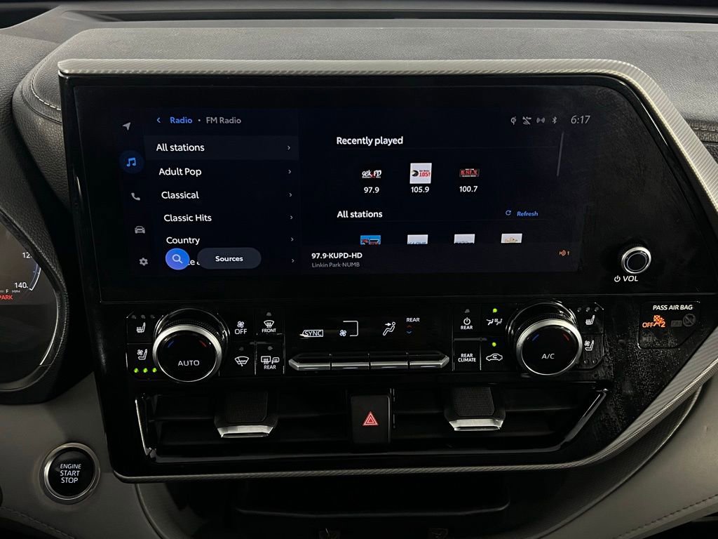 Used 2024 Toyota Highlander Platinum image 35