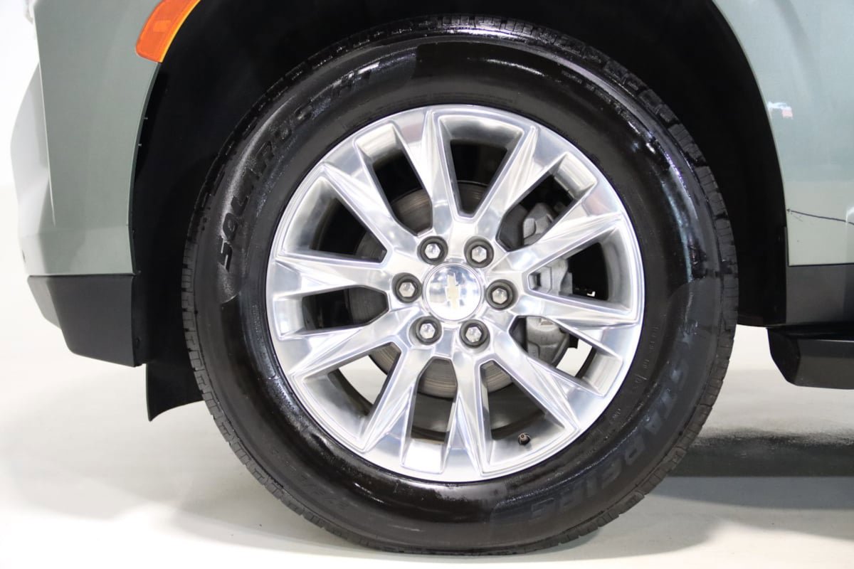 Used 2023 Chevrolet Suburban Premier AWD/4WD image 79