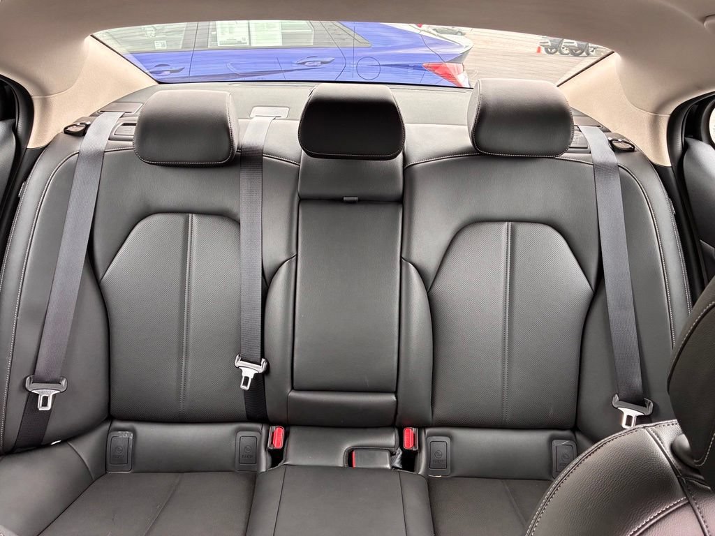 Used 2025 Genesis G70 2.5T AWD/4WD image 13