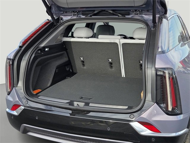 New 2026 Cadillac Optiq Luxury 1 image 17