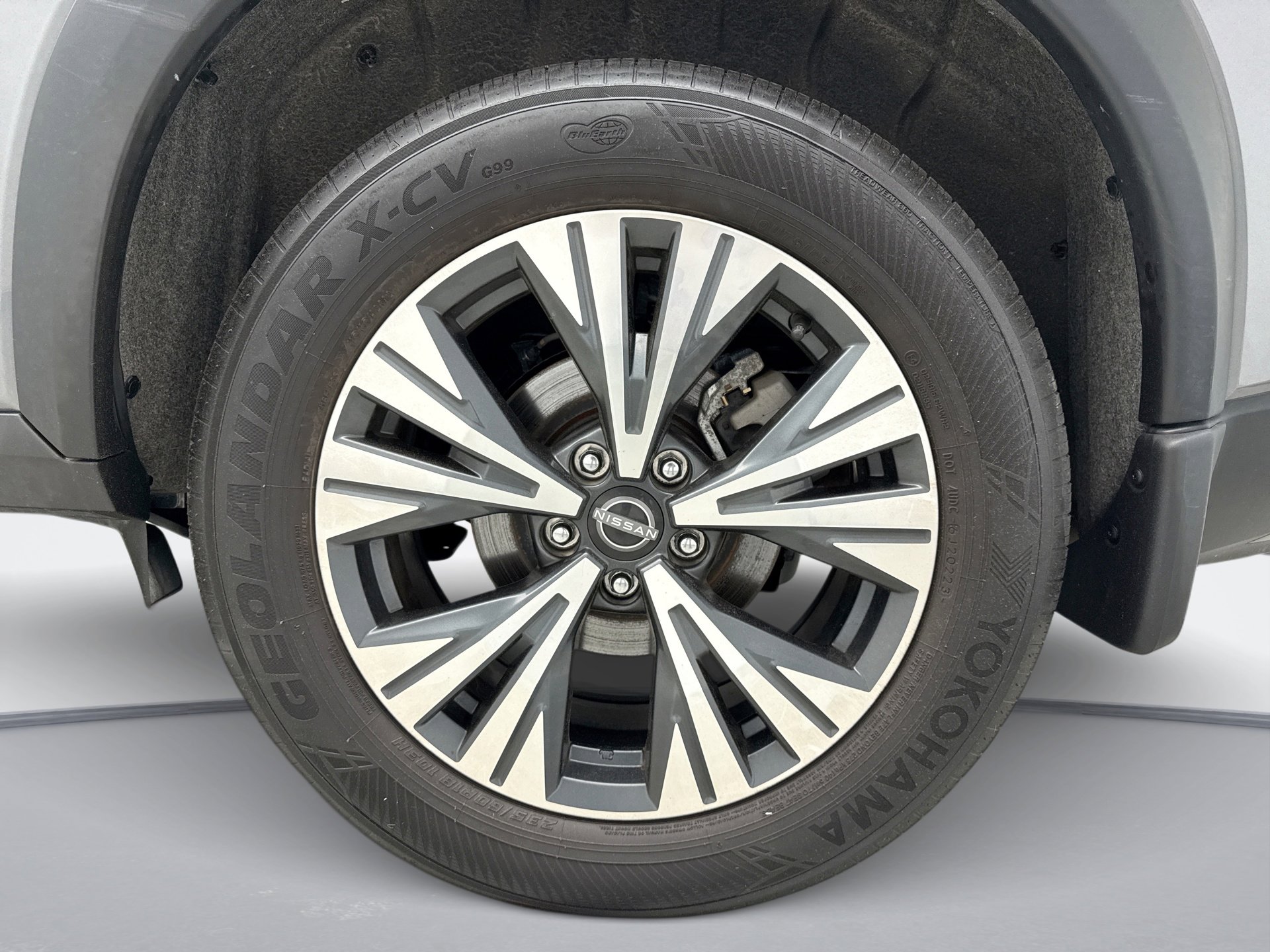 Used 2023 Nissan Rogue SV AWD/4WD image 12