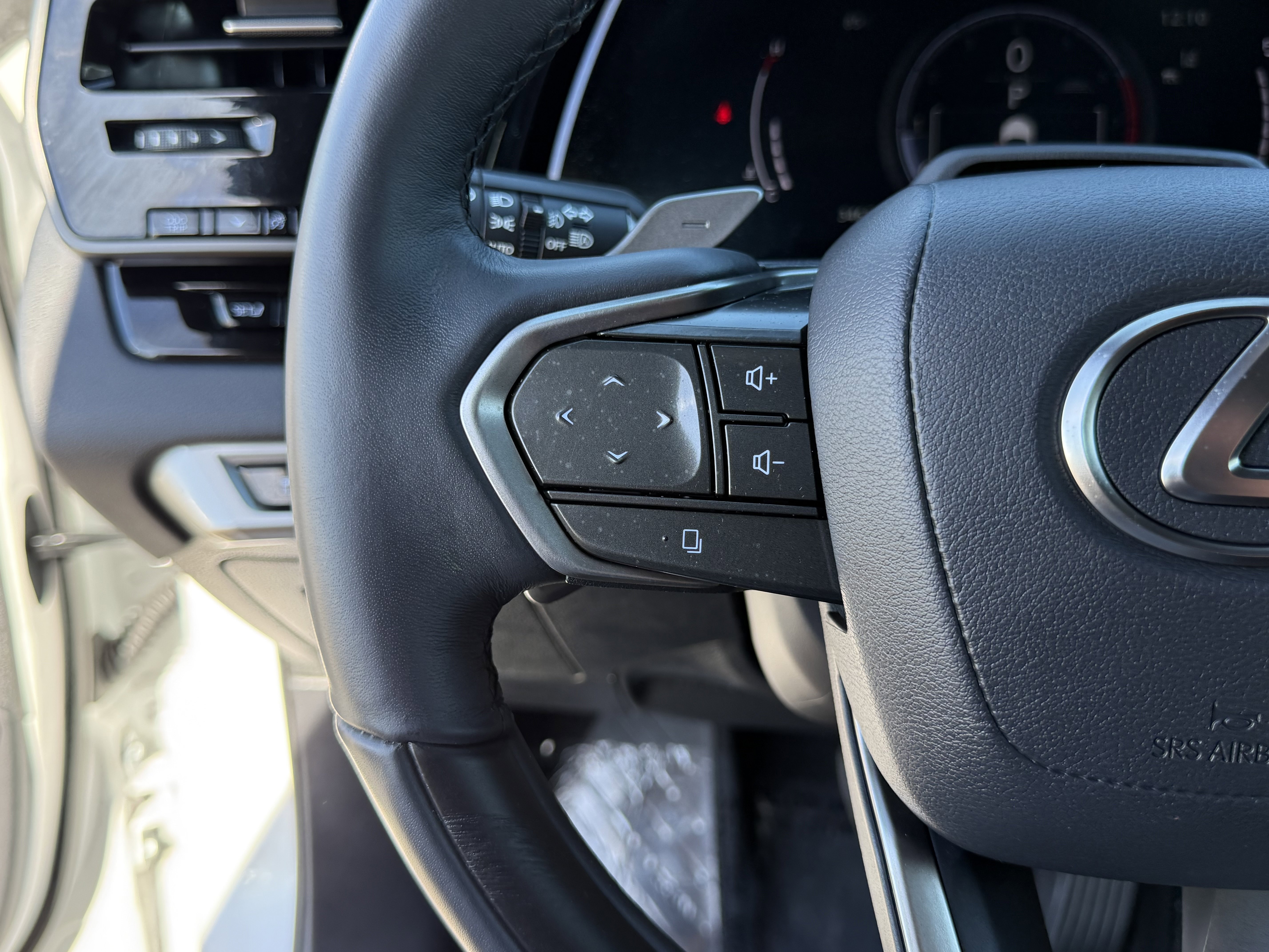 Used 2023 Lexus RX 350 FWD w/ Cold Area Package image 23