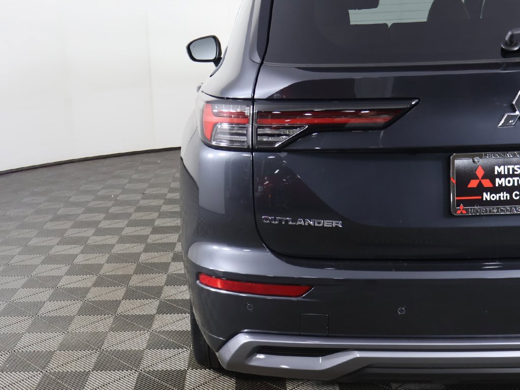 New 2025 Mitsubishi Outlander SEL image 21