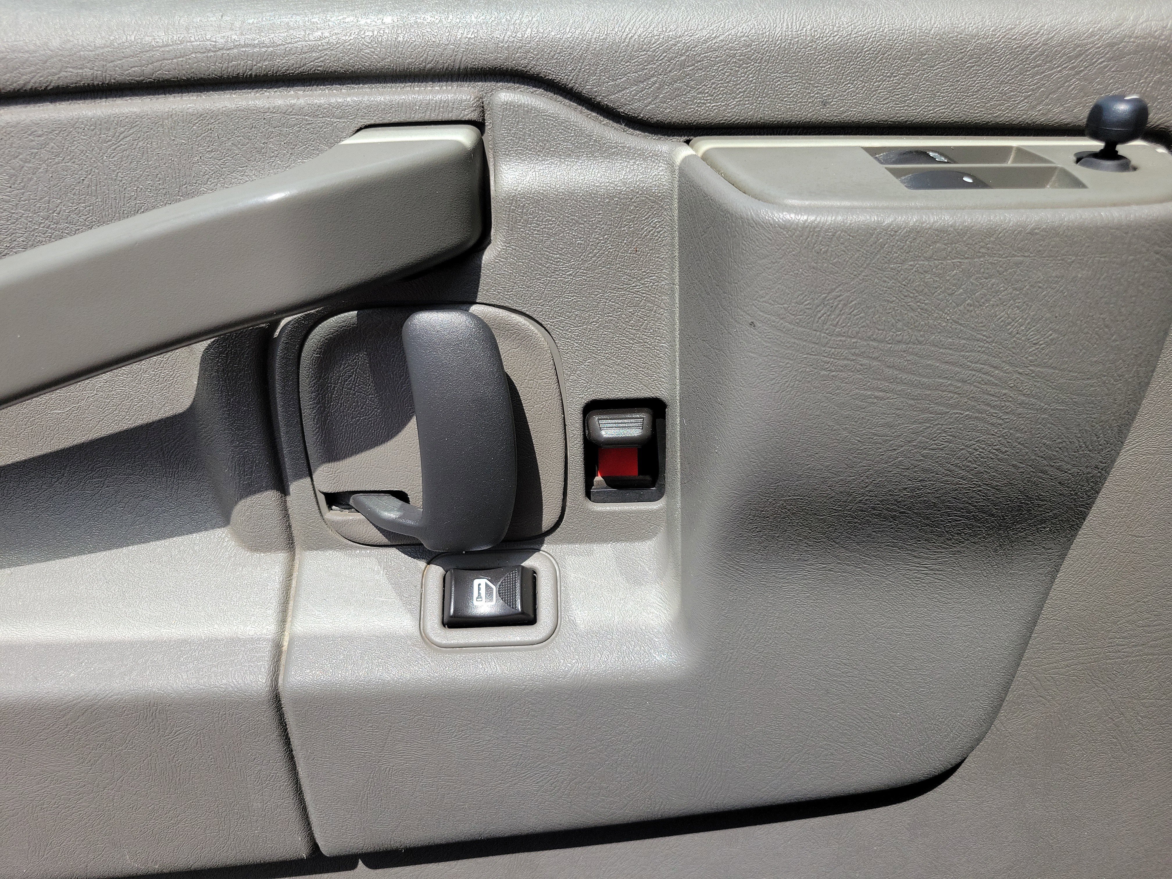 Used 2019 Chevrolet Express 3500 LT w/ LT Preferred Equipment Group RWD image 6