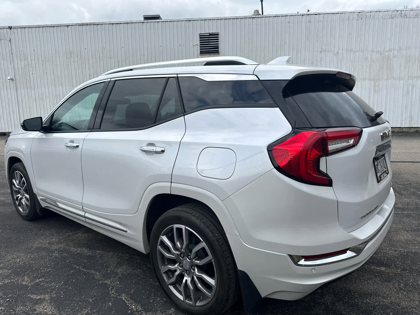 Used 2023 GMC Terrain Denali w/ Denali Premium Package image 5