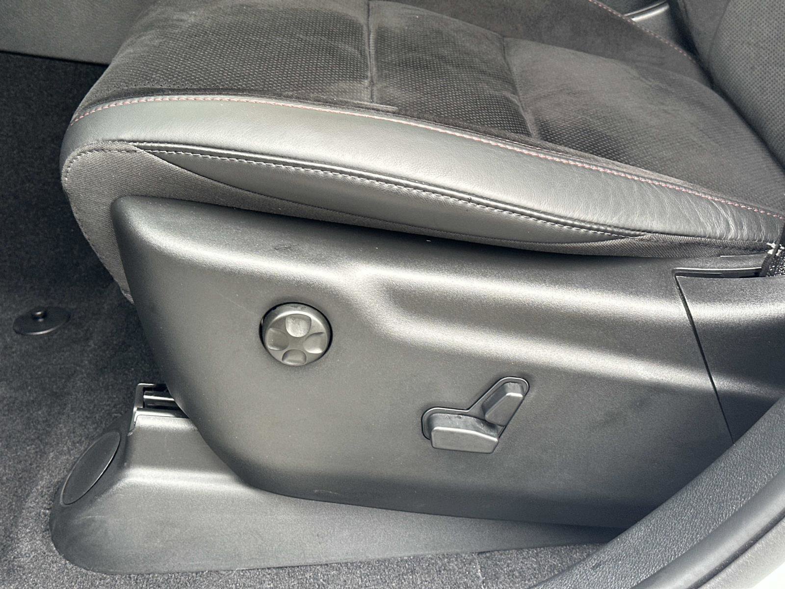 Certified 2025 Dodge Durango GT image 22