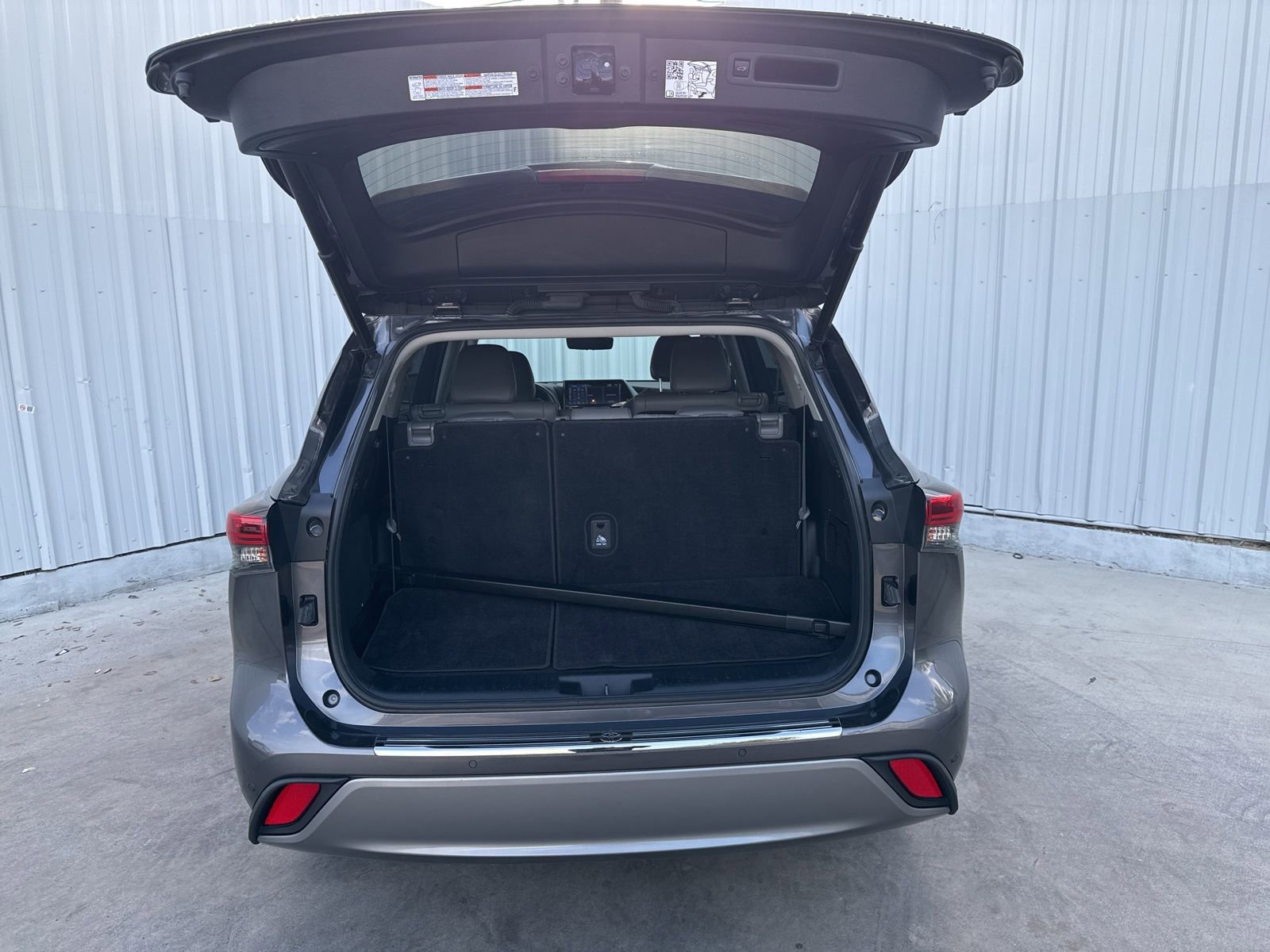 Used 2022 Toyota Highlander Platinum AWD/4WD image 8