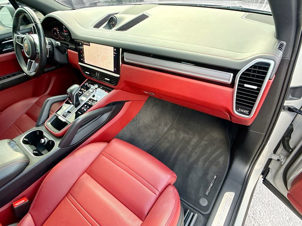 Used 2022 Porsche Cayenne image 34