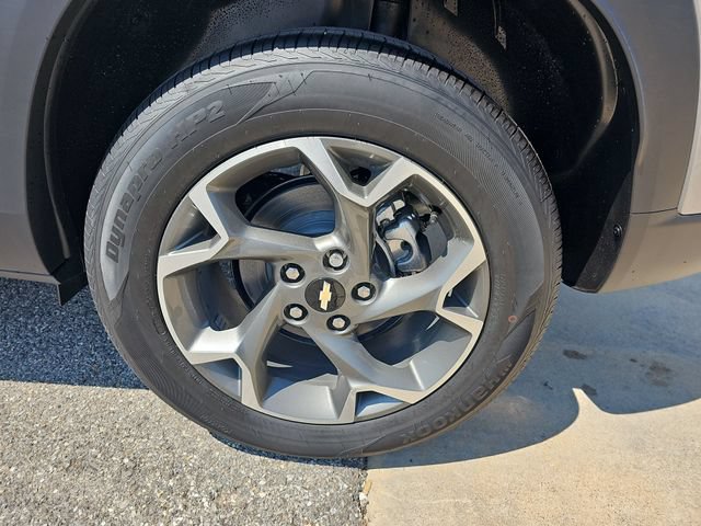 New 2026 Chevrolet Trax LT w/ Driver Confidence Package FWD image 32