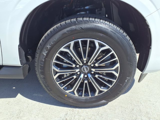 New 2026 Nissan Armada SL w/ Captain's Chari Seat Package AWD/4WD image 5