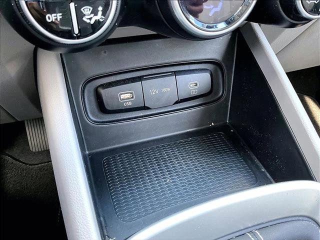 Used 2024 Hyundai Venue SEL FWD image 26