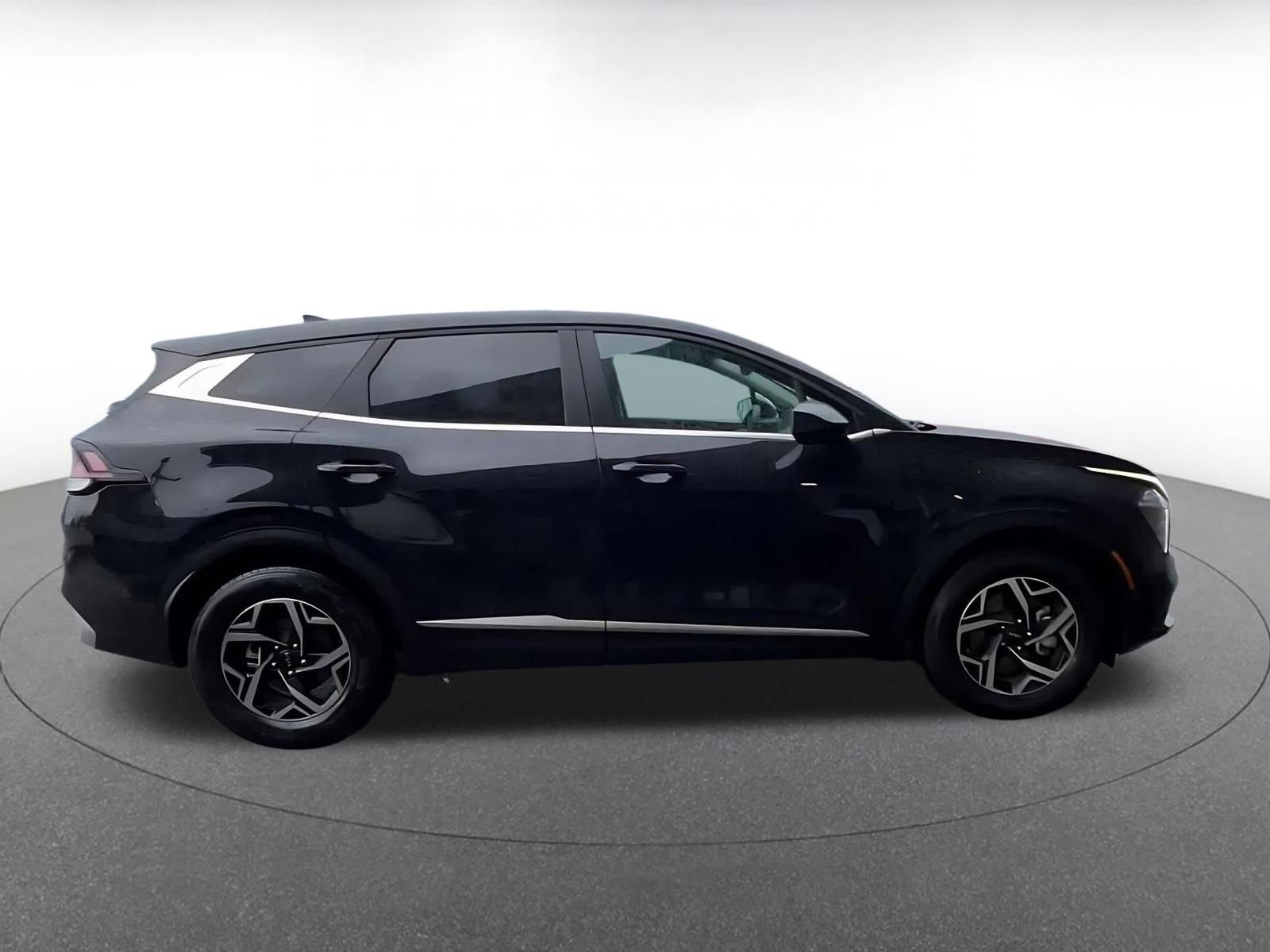 Used 2025 Kia Sportage LX image 16