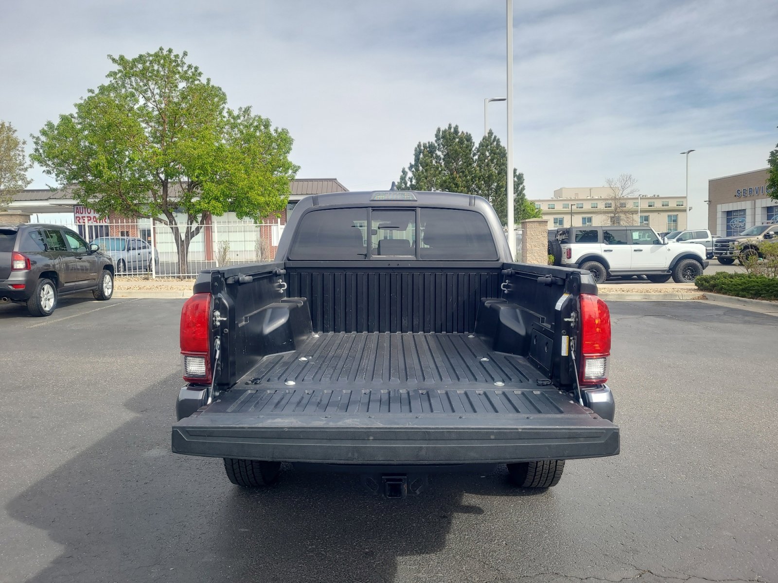 Used 2020 Toyota Tacoma SR image 32