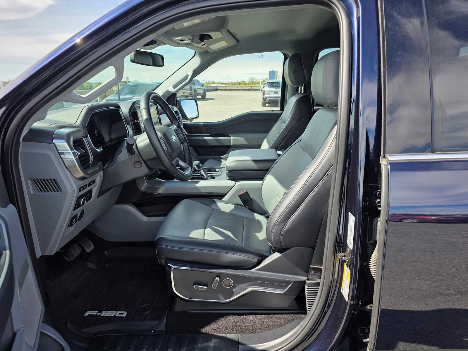 Used 2022 Ford F150 Lariat w/ Equipment Group 502A High AWD/4WD image 20