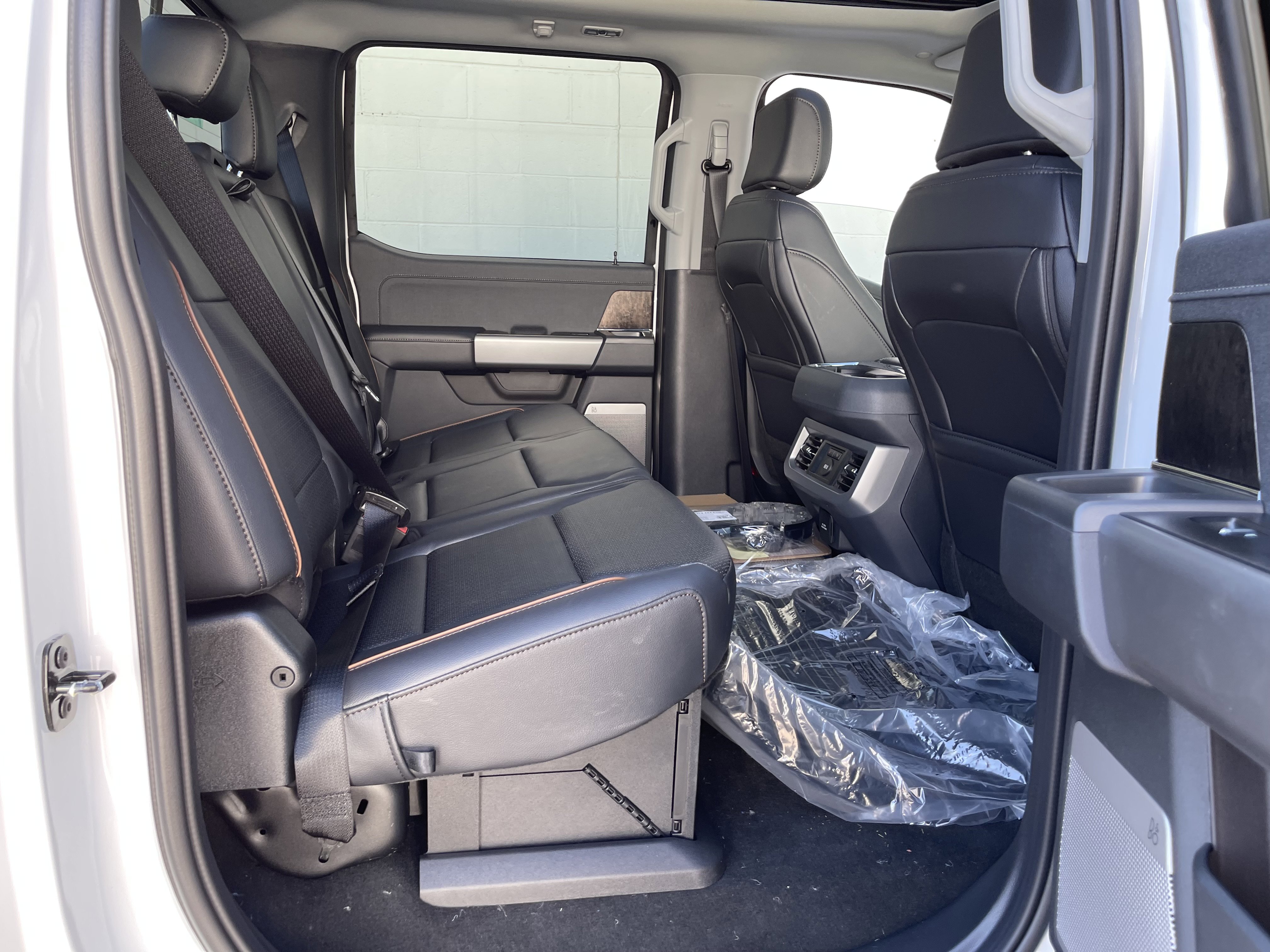 New 2026 Ford F350 Lariat w/ Black Appearance Package image 26