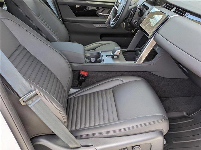 New 2025 Land Rover Discovery Sport S image 18
