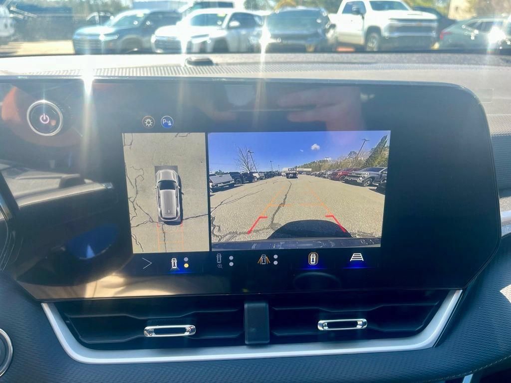 New 2026 Chevrolet Equinox LT w/ Safety and Technology Package AWD/4WD image 12