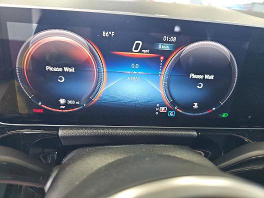 Used 2021 Mercedes-Benz GLA 250 4MATIC w/ Premium Package image 10