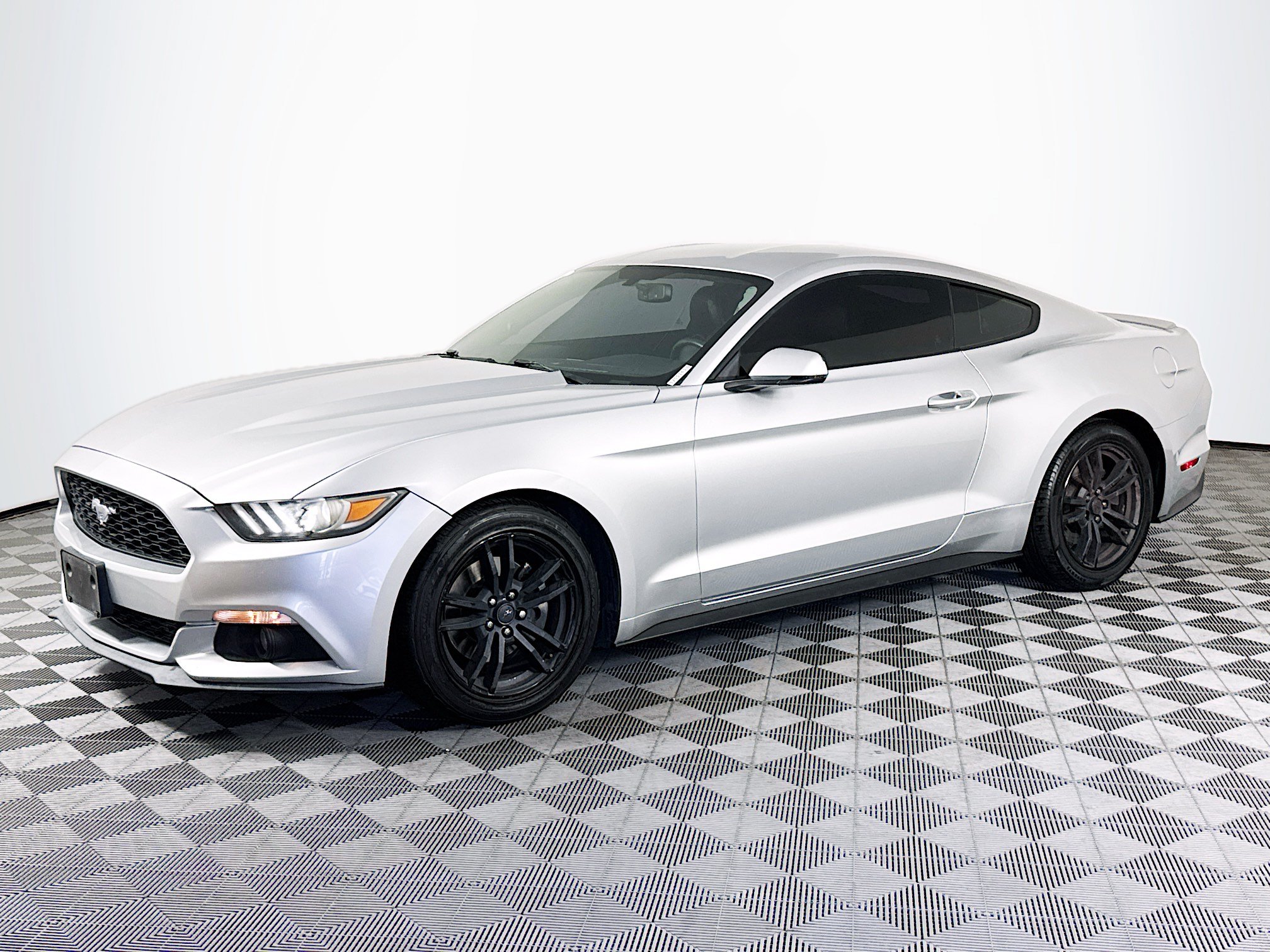 Used 2017 Ford Mustang Premium RWD image 4