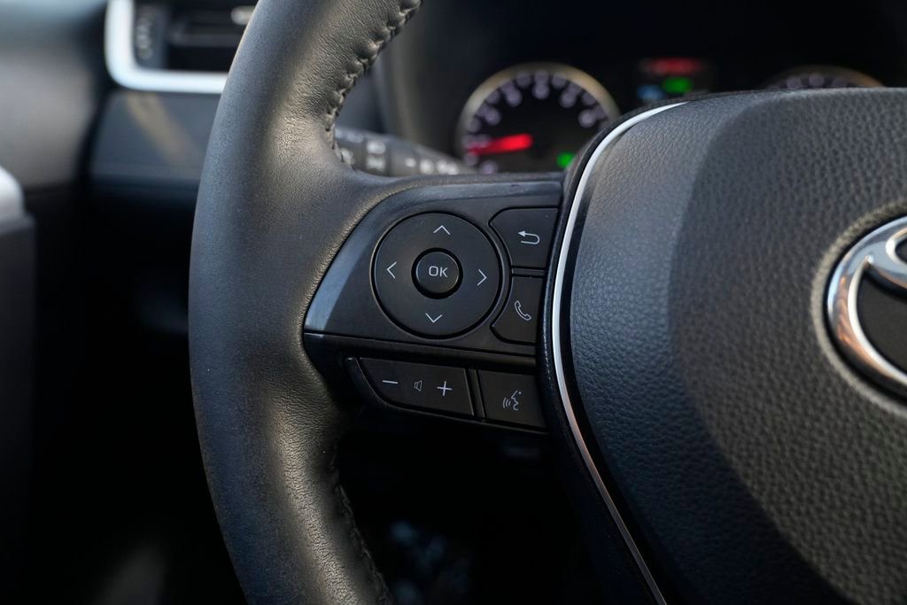 Used 2022 Toyota RAV4 XLE Premium image 43