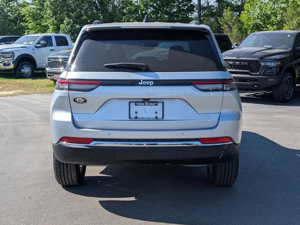 New 2026 Jeep Grand Cherokee Laredo AWD/4WD image 6