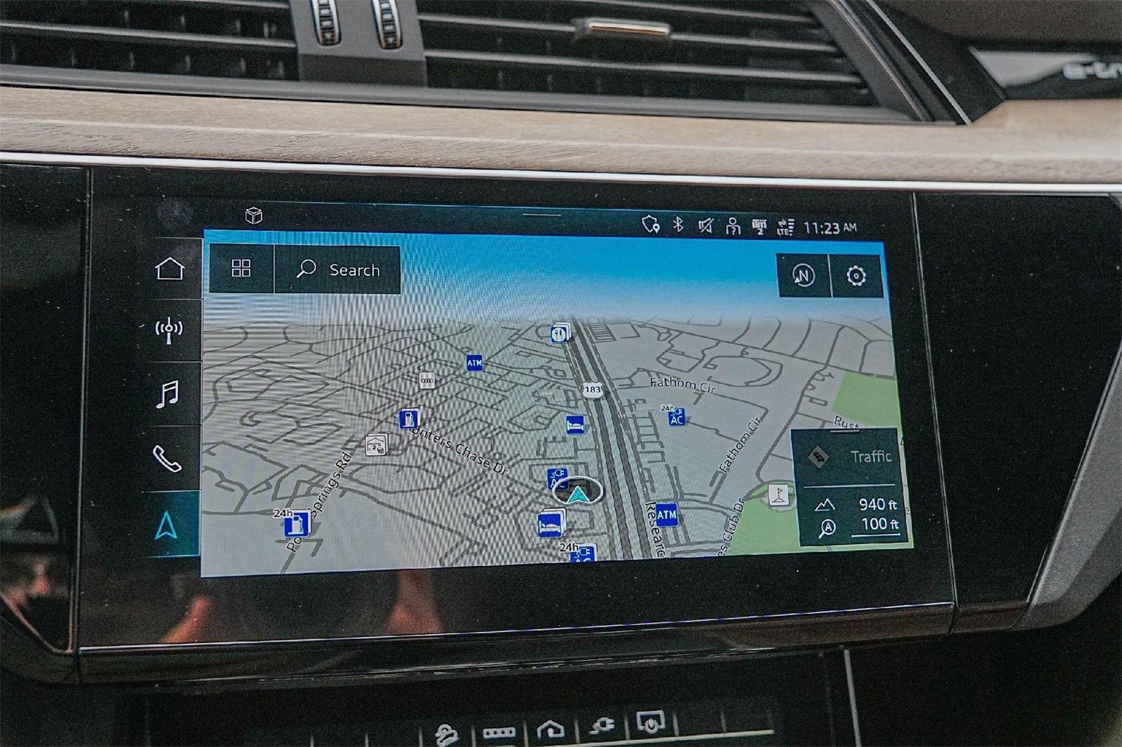 Used 2024 Audi Q8 e-tron Premium Plus image 15