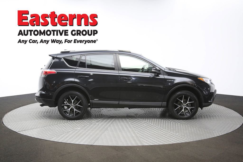 Used 2018 Toyota RAV4 SE image 62