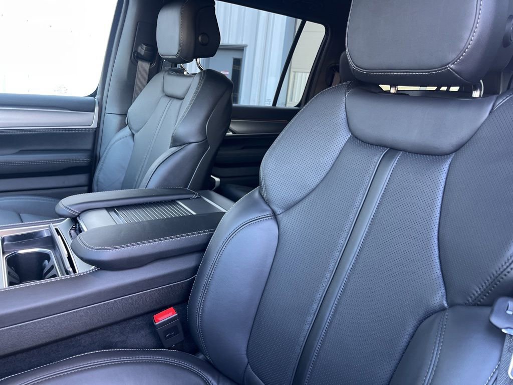 New 2026 Jeep Grand Wagoneer L Limited AWD/4WD image 4