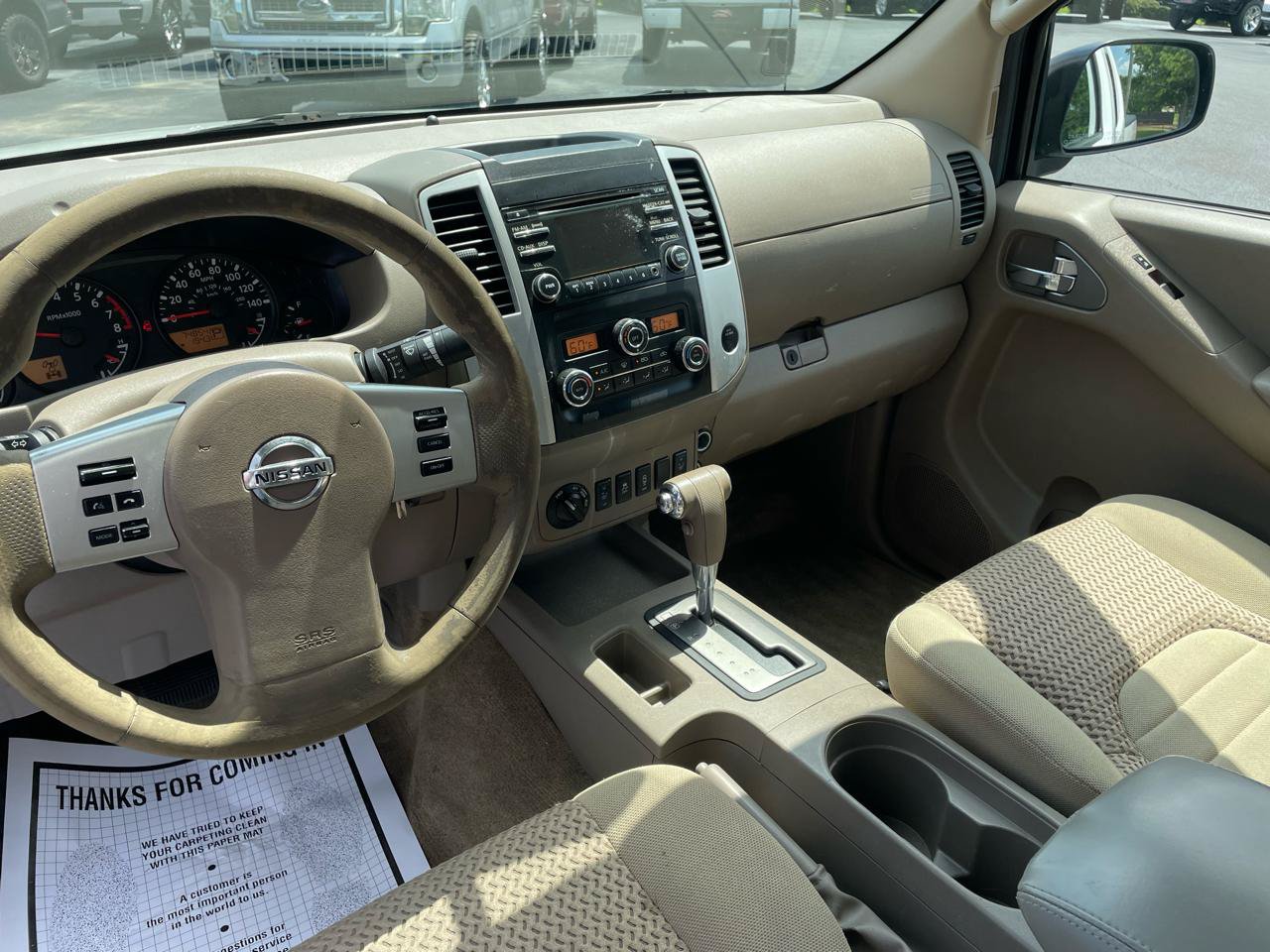 Used 2014 Nissan Frontier SV w/ SV Value Truck Package AWD/4WD image 8