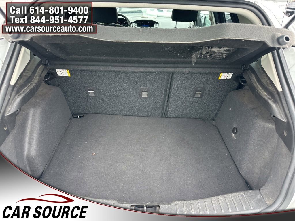 Used 2016 Ford Focus SE FWD image 6