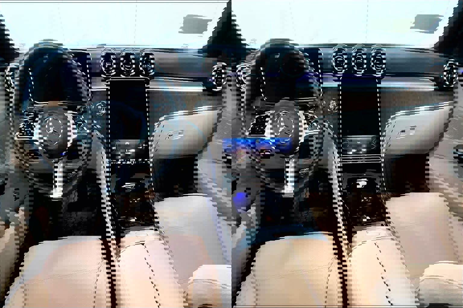 Used 2025 Mercedes-Benz C 300 4MATIC Sedan image 16