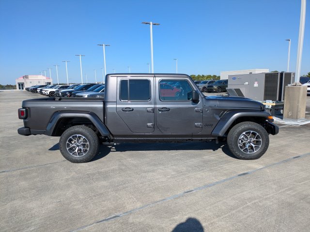 New 2026 Jeep Gladiator Sport AWD/4WD image 3